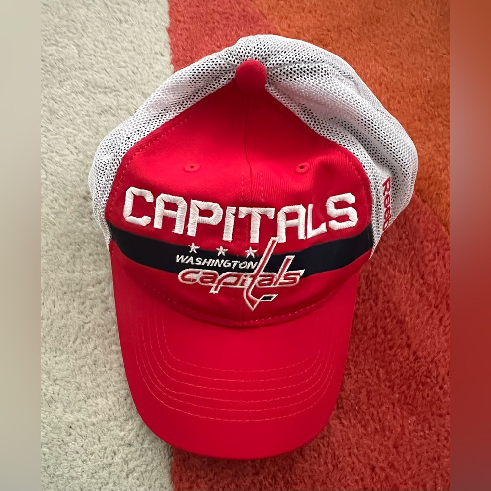 Reebok Center Ice Collection NHL Washington Capitols Hat